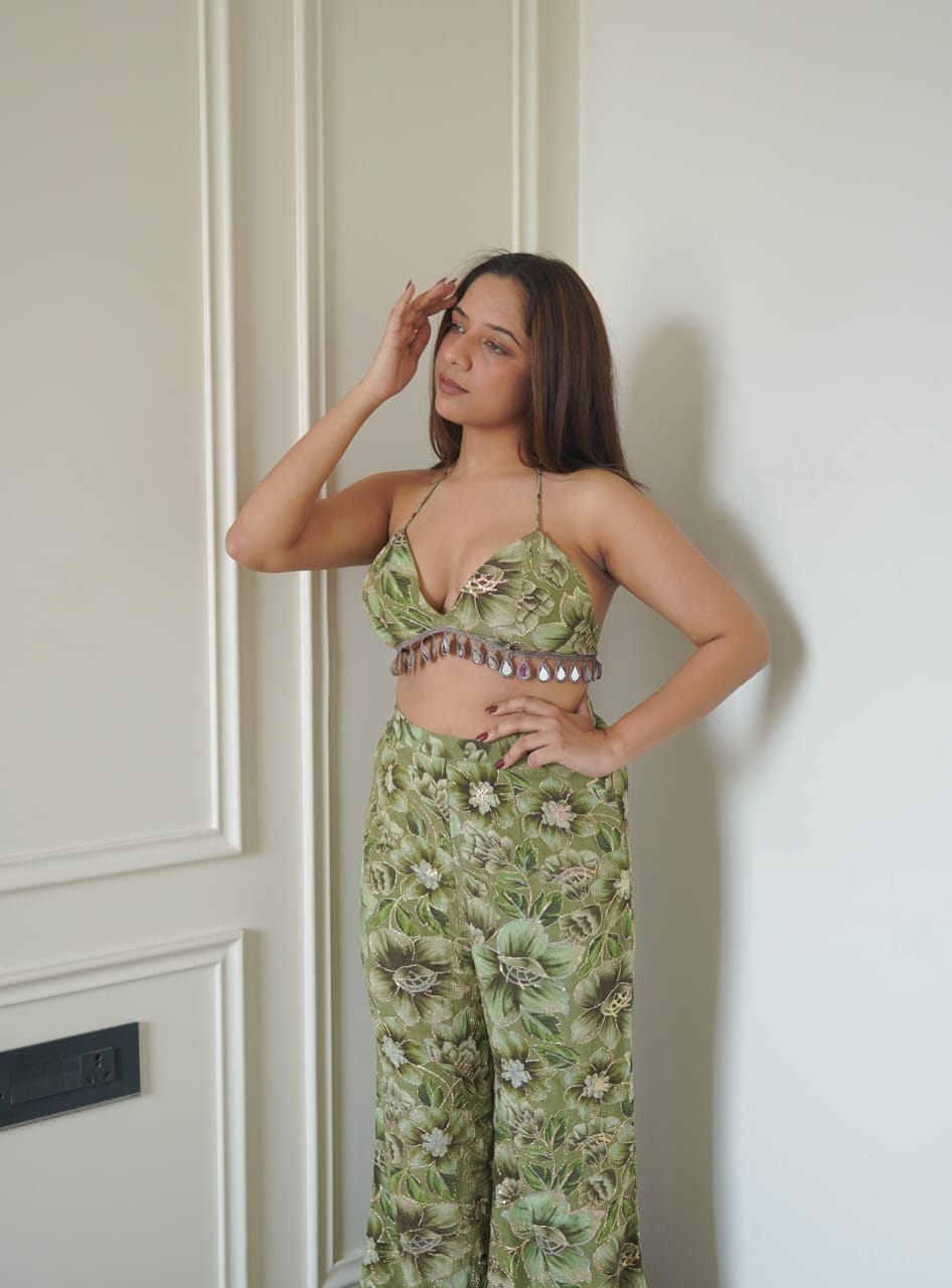 Fusion Outfit - The Angoori Set