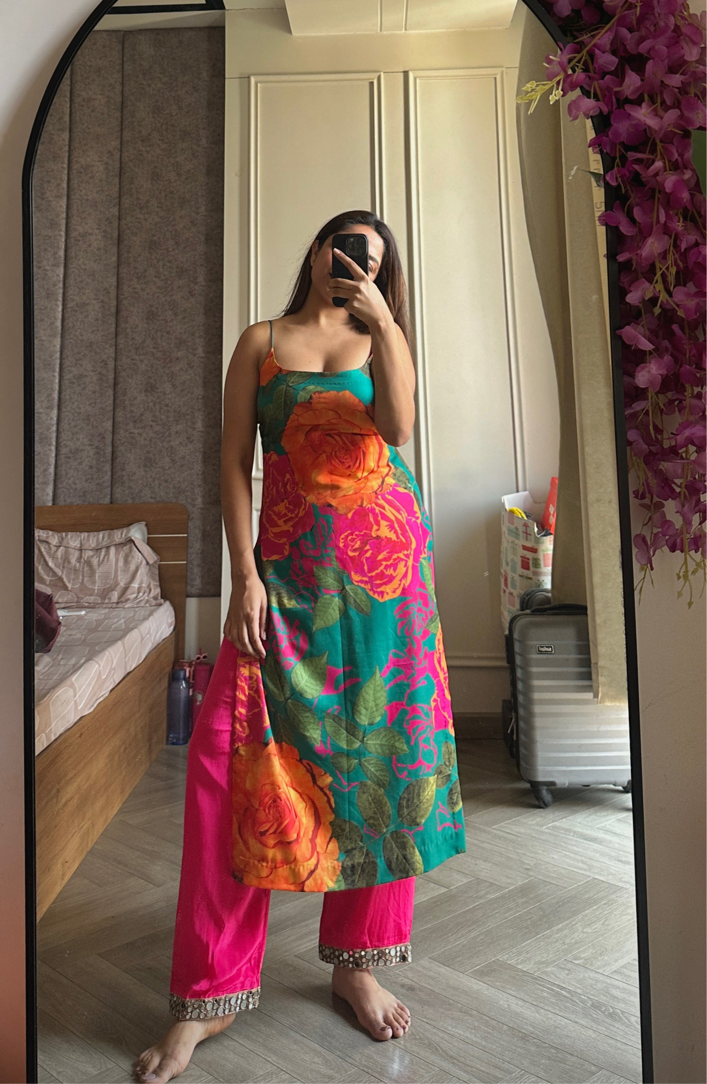 Contemporary Set - Gulaabo Set